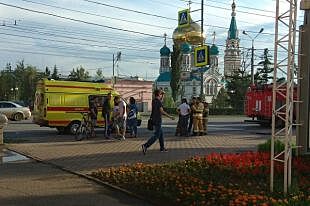 В Омске BMW сбил 16-летнюю девочку на пешеходном переходе