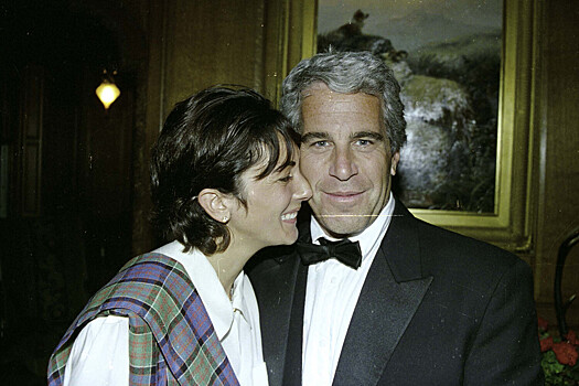 Пособница Эпштейна отказалась дать показания в Конгрессе США