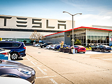 Tesla отправила сотрудников по домам