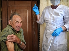 Российский регион решил заплатить пенсионерам за прививку от коронавируса