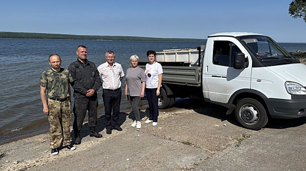 В Сурское водохранилище выпустили молодь белого амура