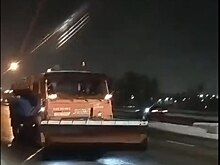 Администрация: в связи со снегопадом на дороги Оренбурга выехала техника