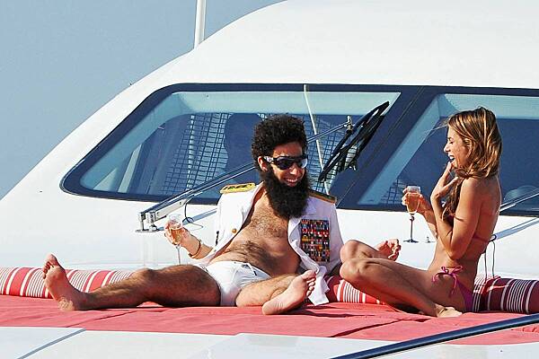 Бойжеткен алғаш рет порно фильмде мүшесін көрді.