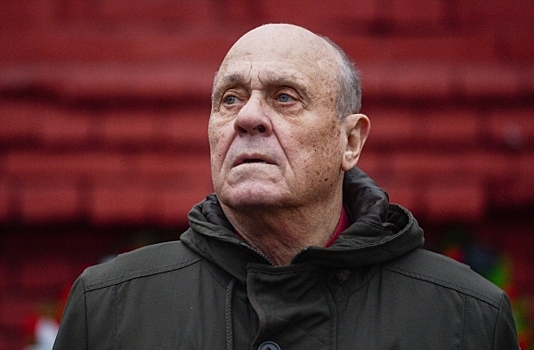 В Астрахани установлена мемориальная доска Владимиру Меньшову