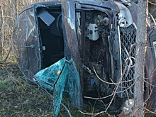 На трассе Сургут-Салехард машина съехала в кювет и перевернулась