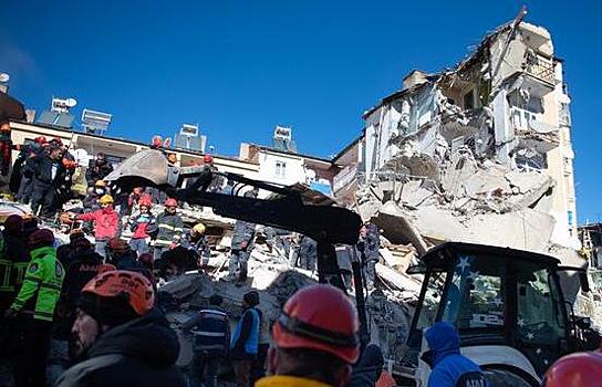 Критика Анкары после смертельного землетрясения