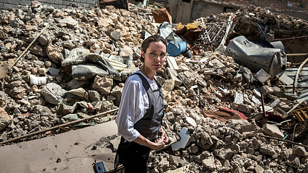 Джоли пришла в ужас от разрушений в иракском Мосуле