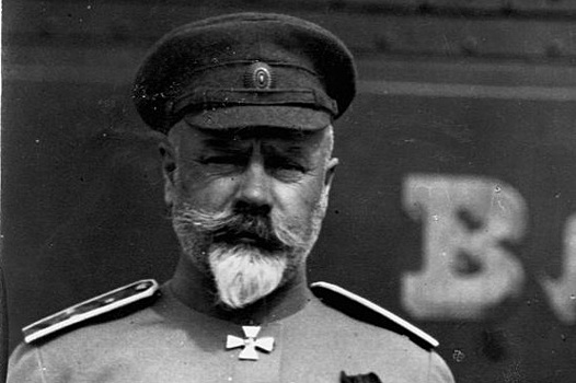 Почему белый генерал Деникин во время Великой Отечественной призывал бороться с Гитлером