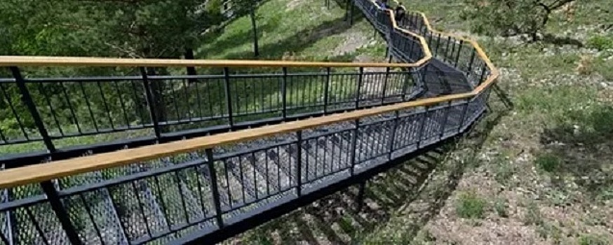 В Красноярске лестницу на Торгашинском хребте не закроют на летний ремонт