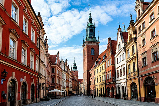 «Важнейший союзник» вне конкуренции: российский дипломат оценил место США в польской политике вопреки сомнениям общества