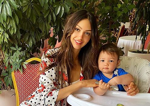 Экс-жена короля Малайзии попала в аварию на скользкой дороге