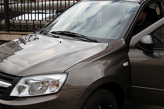 Получившему на производстве травму пензенцу подарили модифицированную «LADA GRANTA»