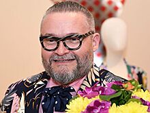 Историк моды Васильев прокомментировал скандал с лавками во Владивостоке
