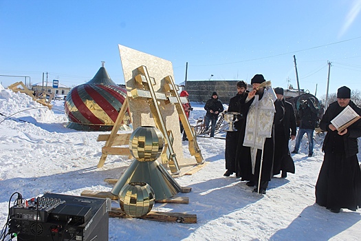 Митрополит Григорий освятил кресты, купола и колокола возрожденного храма села Мордвиновка