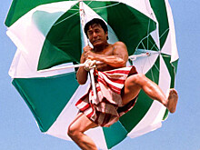 Джеки Чан спел на гала-концерте по случаю Праздника фонарей в Китае