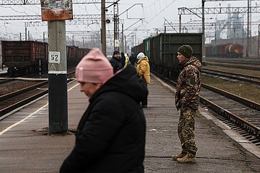 На Украине сообщили о задержке движения более 40 поездов