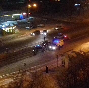 В Кемерове водитель такси сбил девушку-пешехода на "зебре"