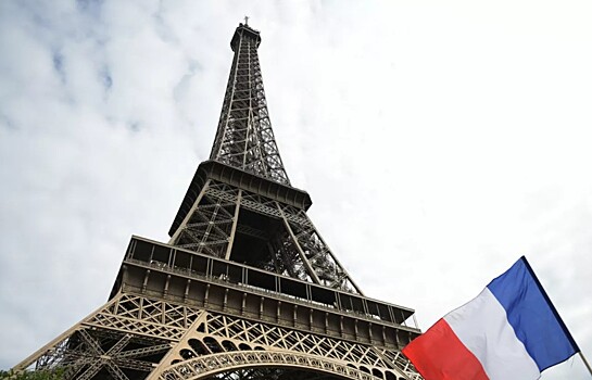 Власти Франции намерены выдавать чеки на продукты