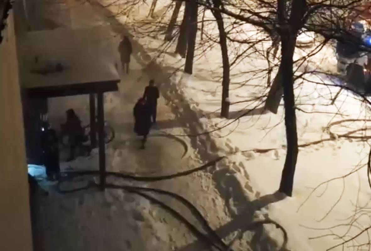 Почти 200 человек эвакуировали из хостела в Москве из-за пожара