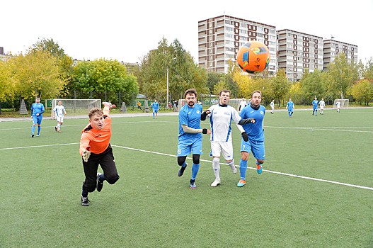 Уральские авиа- и энергодиспетчеры встретились на футбольном поле