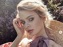 Без гламура: невестка Орбакайте ходит по бывшей даче Пугачёвой в вязаных носках и пижамных штанах