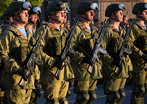 Более 2,5 тыс. военнослужащих, около 200 суворовцев и 200 единиц боевой и специальной техники ВДВ будет задействовано в военных парадах и торжественных шествиях в День Победы по всей стране