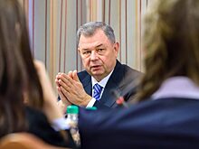 Камешки на ладони: Артамонов рассказал, в каком жанре напишет книгу воспоминаний