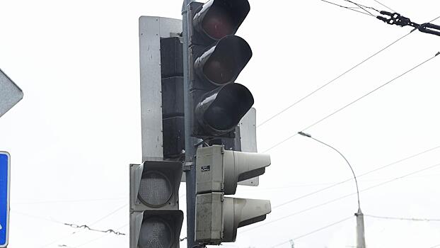 Светофоры на нескольких улицах Вологды отключились из-за аварии на электросетях