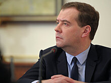 Медведев призвал топ-менеджеров госкомпаний пересесть на российские самолеты