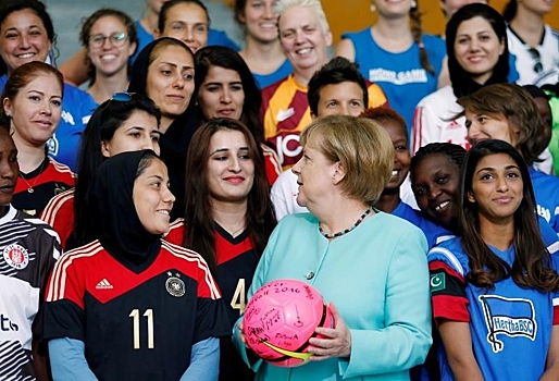 Чемпионат Германии по футболу возобновят в конце мая