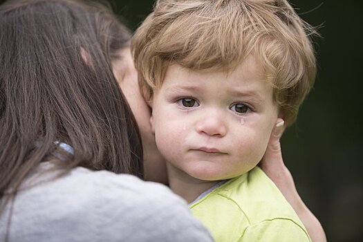 10 фраз, которые можно сказать плачущему ребенку