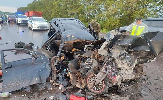 В ДТП со стрелком из Суджи 2 человека погибли и 2 пострадали