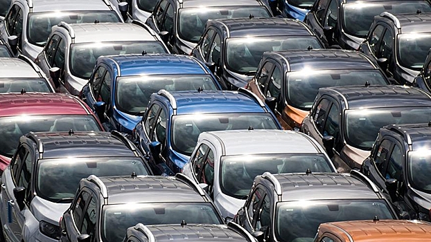 АвтоВАЗ прогнозирует двукратное падение отечественного авторынка в 2022 году