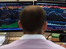 Индексы РТС и Мосбиржи снизились на 1,4-1,5%