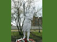 Отреставрированный памятник строителям мирной жизни открыли в Красноярске