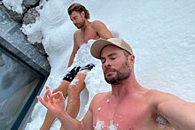 Крис Хемсворт разделся и искупался в снегу