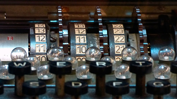 Нацистский код: французы нашли под половицей дома немецкую шифровку времен войны