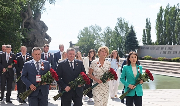 Участники Всероссийского дня поля почтили память защитников Отечества