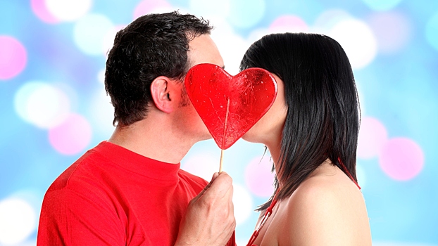 Нижегородцам рассказали, какие инфекции можно подцепить через поцелуи