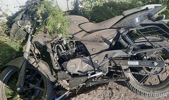 Двое подростков на мотоцикле врезались в иномарку под Волгоградом
