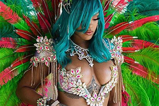 Фото Рианны в бикини во время карнавала набрали почти семь миллионов лайков