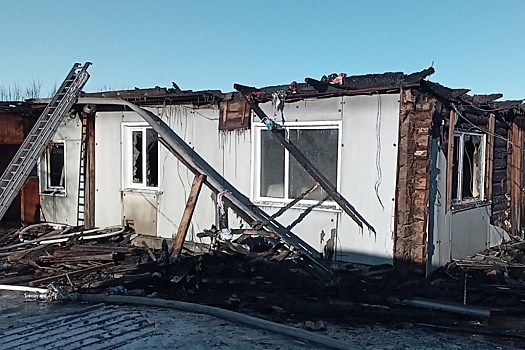 На Алтае из-за пожара погибли двое маленьких детей