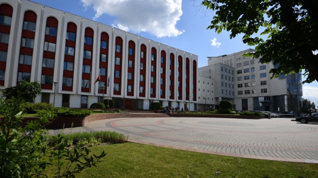 Армянскому дипломату в Минске вручена нота из-за высказываний спикера парламента