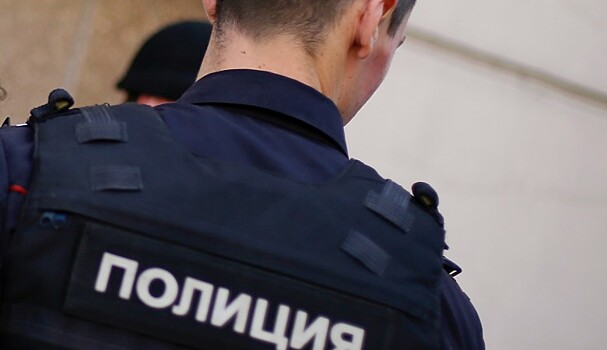 В магазине в Москве захватили заложников