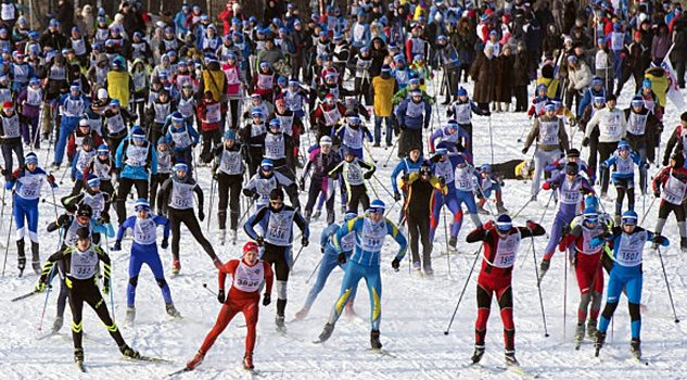 Более тысячи россиян вышли на старт «Лыжни России» в Ярославле на