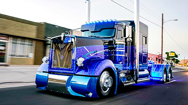 "Ламборгини" в мире грузовиков: как выглядит Kenworth 900 внутри