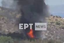 Падение самолета во время борьбы с пожаром в Греции попало на видео