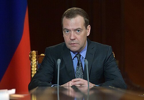 Медведев назвал "фантастической трагикомедией" ситуацию с Саакашвили