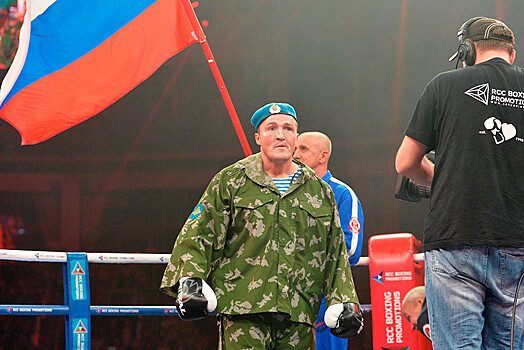 Чемпион мира Денис Лебедев официально ушёл из бокса, какой была его карьера
