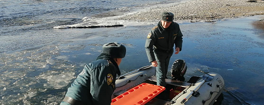 На реке Авача женщина потеряла сознание: камчатские спасатели пришли на помощь